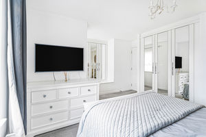 Bedroom- click for photo gallery